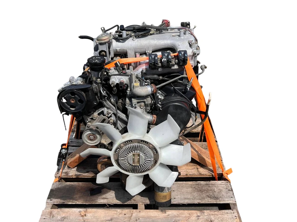 Mitsubishi Montero Sport 2000-2004 motor fabricante original motor 3L V6 Foto 2 de 4