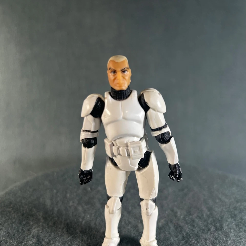 Star Wars The Clone Wars Captain 3.75 Inch Action Figure 2008 Hasbro - Image 2 of 4