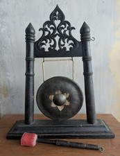 Asiatischer Tischgong / Deko-Gong im geschnitzten Holzrahmen &ndash; ca. 41x41 cm