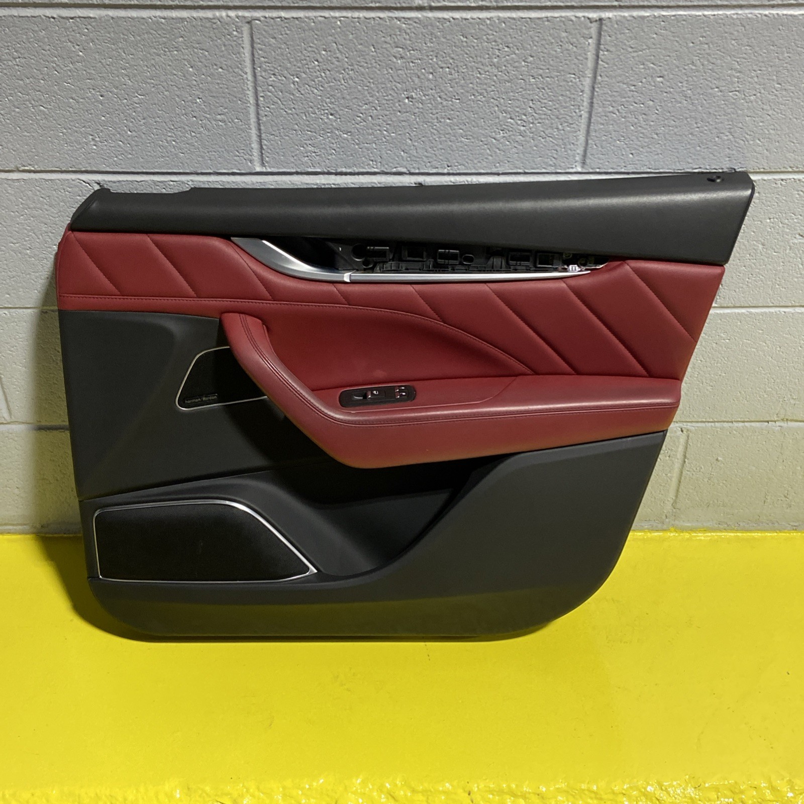 2020-2024 Maserati Levante Front & Rear Seat & Door Panel Red Set OEM *NOTE*