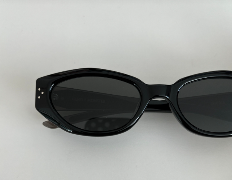 【GENTLE MONSTER】Dada 01 Gentle Monster Dada 01 Sunglasses – Black Acetate Frame, Unisex