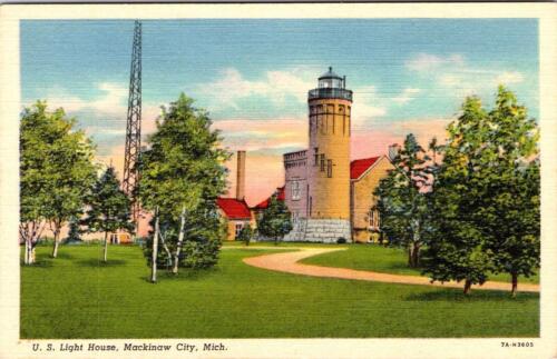 Carte postale en lin des années 1940 en lin Mackinaw City, MI Michigan phare des États-Unis - Photo 1/2