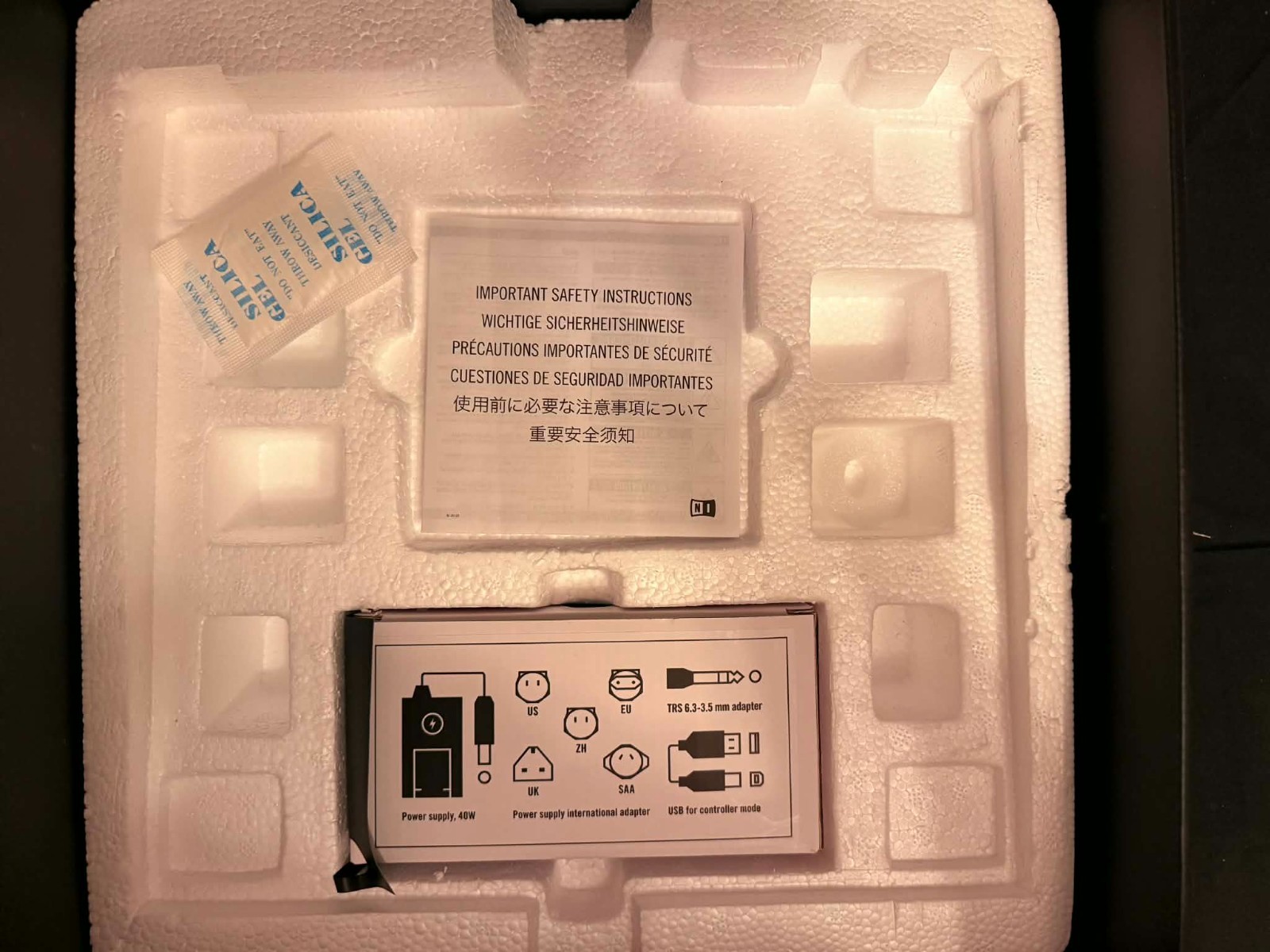 Native Instruments MASCHINE+ Standalone Production and Performance Instrument -