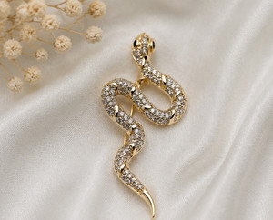 Authentic Elegant 3Ct Simulated Diamond Snake Brooch Pin – 14K Yellow Gold Plated
