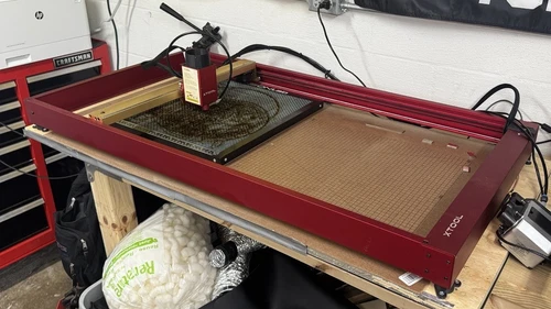 xTool D1 Pro 20W Lasergravierer mit Erweiterungsset.