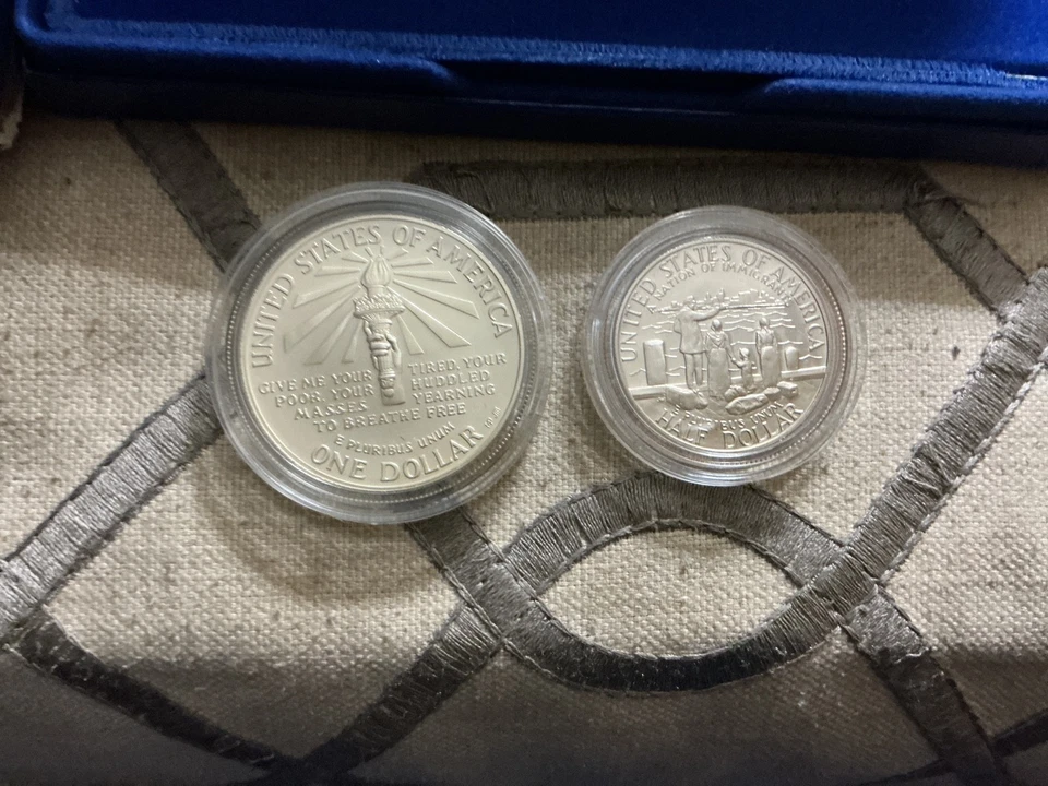 1986 United States Liberty Coins 2 coins plus OGP w/ box, outerbox & sleeve - Image 4 of 4