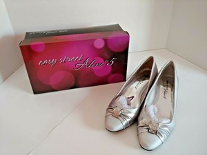 easy street eloise pump silver