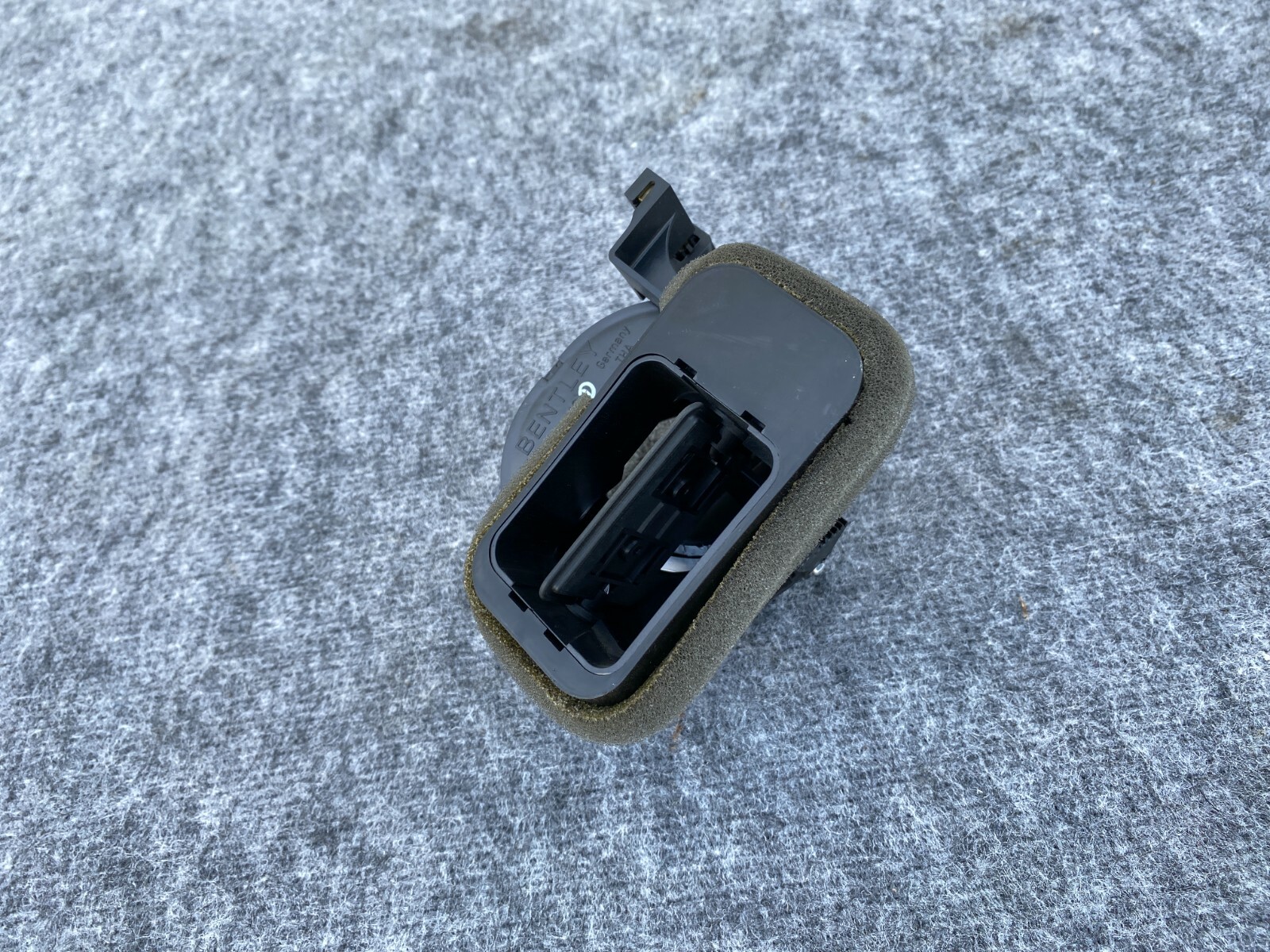 Bentley Continental GT 2004-2012 FRONT+RIGHT Air vent
