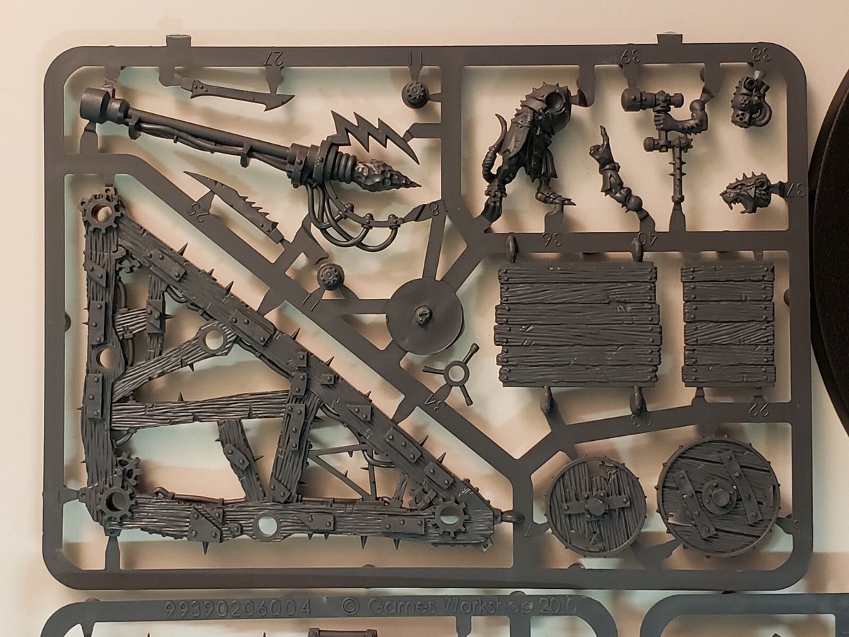 Games Workshop Skaven Pestilens Plagueclaw / Warp Lightning Cannon – Warhammer Age Of Sigmar, 51 Bauteile, 120mm Basis