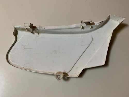 SUZUKI DS 80 LEFT SIDE WHITE PLASTIC NUMBER PLATE - Picture 3 of 5