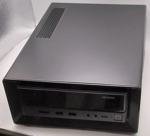 ANTEC ISK300-65 MINI-ITX SFF DESKTOP PC CASE RETRO GAMING W/PSU - FREE SHIPPING - Picture 1 of 8