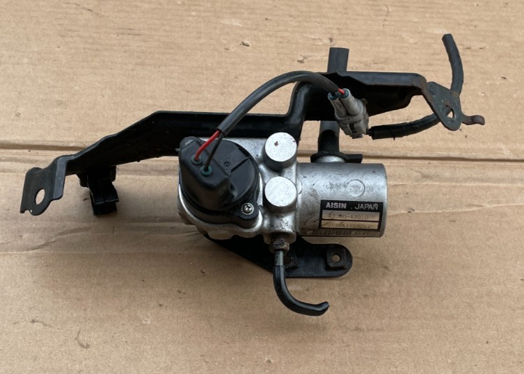 2004-2009 TOYOTA PRIUS HYBRID BRAKE MASTER CYLINDER SOLENOID OEM, 47270-47010