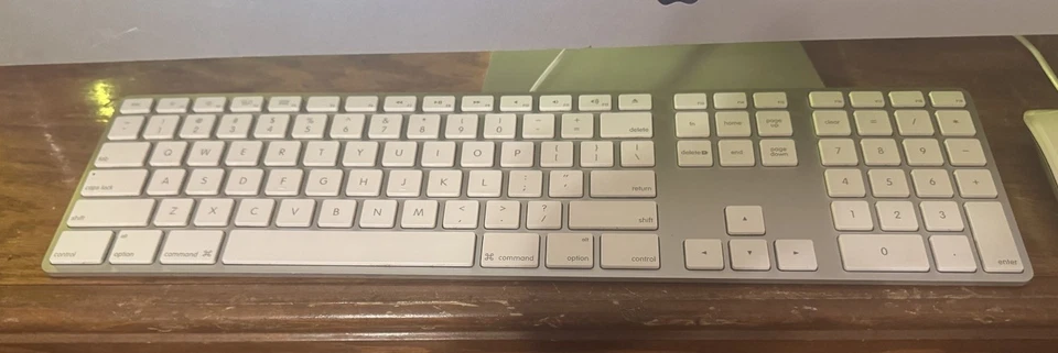 Apple iMac 27" Mid-2011 2.7GHz Core i5-2500S 32GB 1TB HDD A1312 MC813LL/A - Image 3 of 4