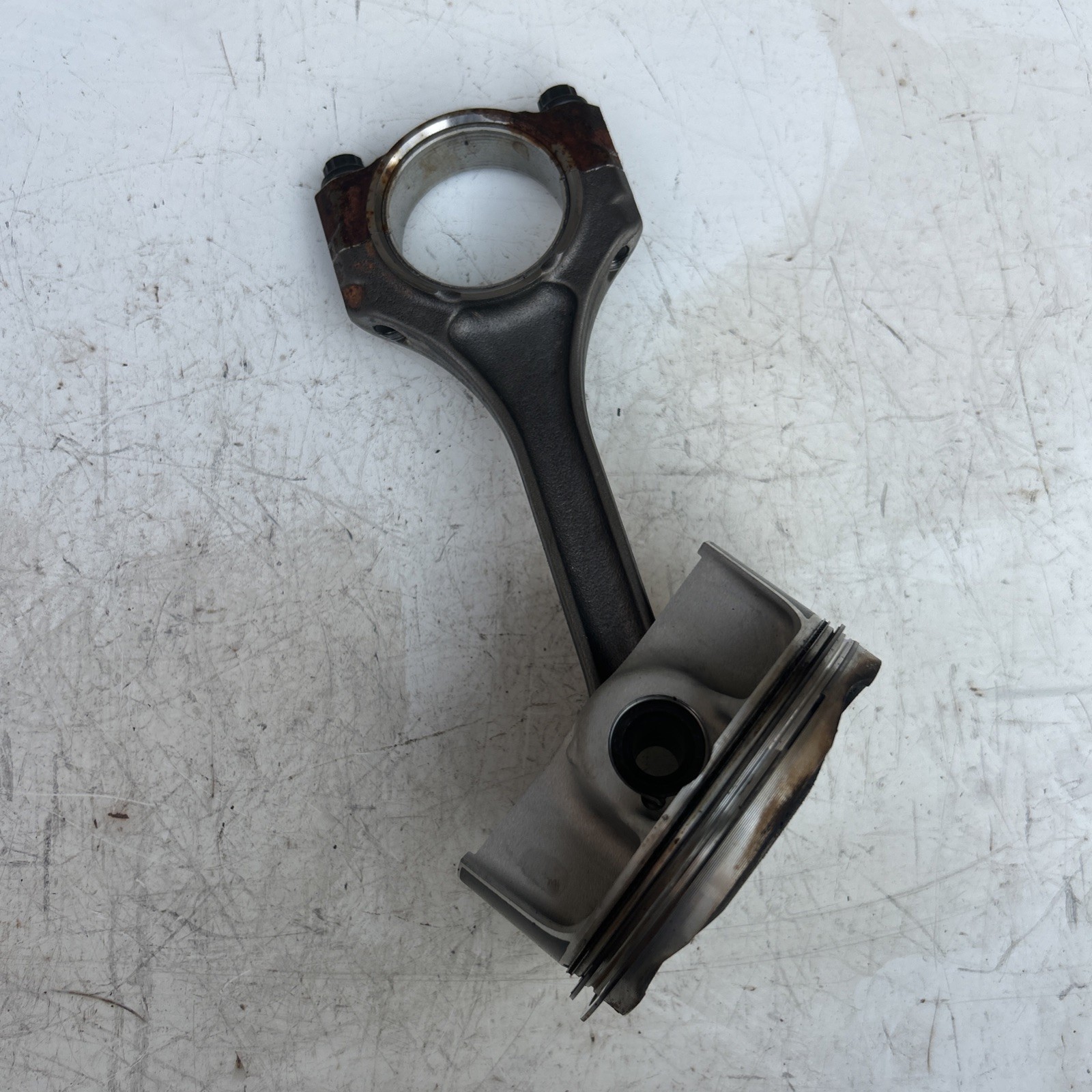 LAMBORGHINI AVENTADOR PISTON HEAD COMPLETE WITH CONNECTING ROD 07M107075J 