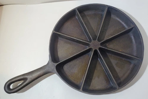 Vintage 1960s BSR Pat Pending Cast Iron 8 Wedge Corn Bread Skillet 9" Diameter