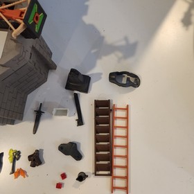 Playmobil 6002 Knights Green Wolf Castle 2013 with Box