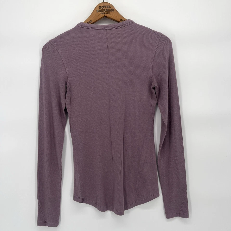 Camisa ajustada de manga larga Lululemon Hold para mujer 4 rosa polvorienta cuello redondo elástica Foto 4 de 4