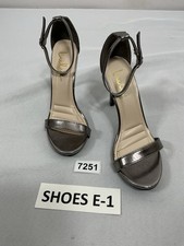 Womans Excellent Condition Lulus Strappy Stiletto Sandals Size 7 Silver