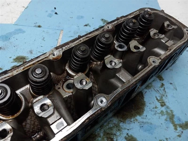 CABEZAL DE CILINDRO LADO IZQUIERDO PARA CHRYSLER TOWN COUNTRY 2002-2007 Foto 3 de 4