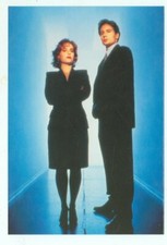 X FILES-MULDER & SCULLY-BLUE BACKGROUND--#105...