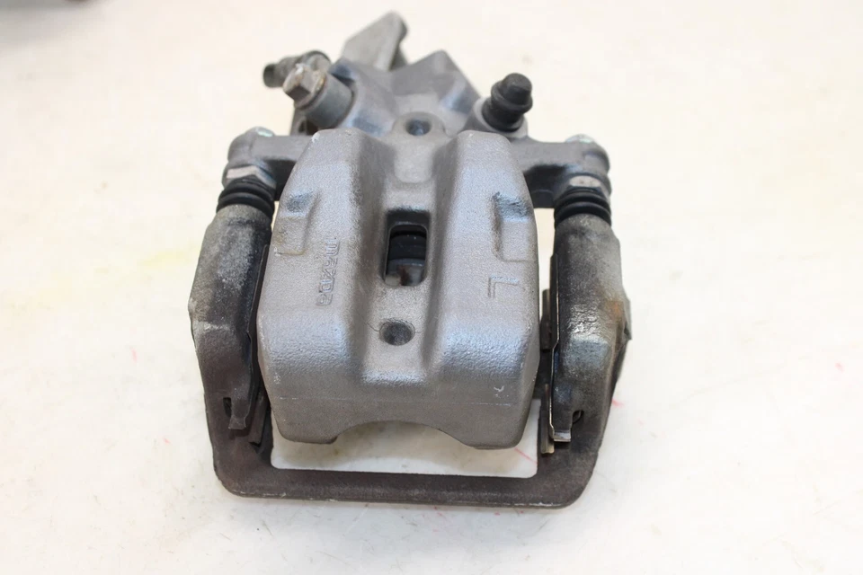 Juego de pinzas de freno Mazda MX-5 Miata 2006-2015 OEM JY83 Foto 2 de 4