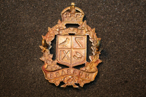 Antiguo Regimiento de Húsares Canadienses Gorra de Metal Insignia Canadá Doble Garra Reyes Corona - Imagen 2 de 2