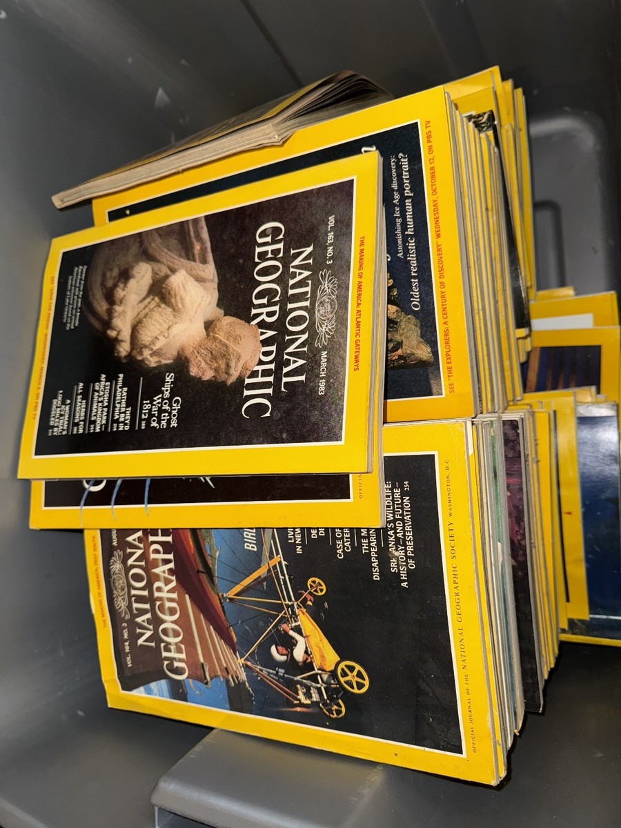 National Geographic Lot of 10 Randomized Magazines - No Duplicates