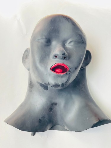 1,6mm schwere Haube Latex Gesichtsmaske mit 15cm langem Nasenschlauch rote Zähne passend 54-57cm - Bild 1 von 4