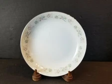 Suzanne By Royal Gallery 7 5/8" Coupe Soup Bowls 3134.