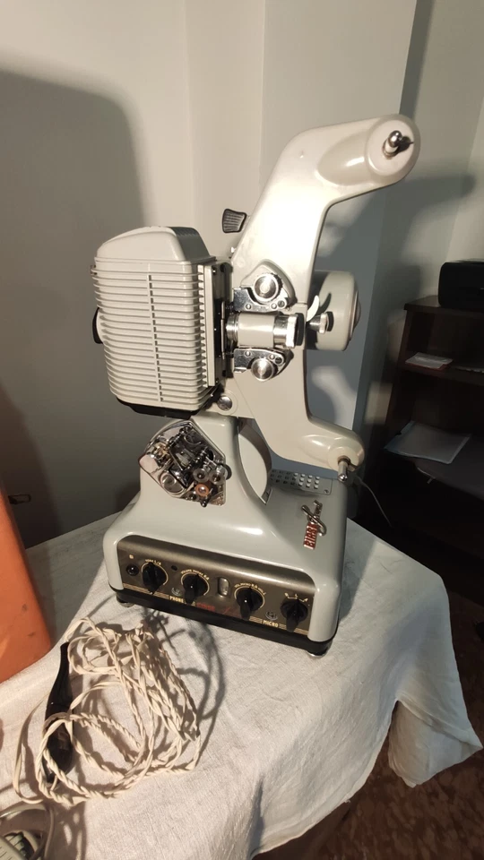 Proiettore Cinematografico Cirse Sound 8mm Eccellenti condizioni - Immagine 4 di 4