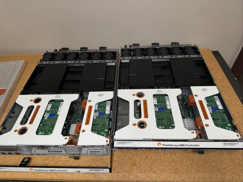 Lotto 2 controller PureStorage [83-0050-02] FlashArray M50 senza ram - Immagine 2 di 4
