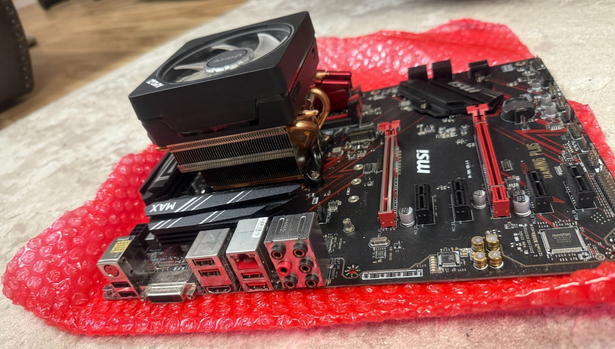 AM4 Motherboard + 32 gb RAM + CPU bundle (B450 gaming plus/32 gb