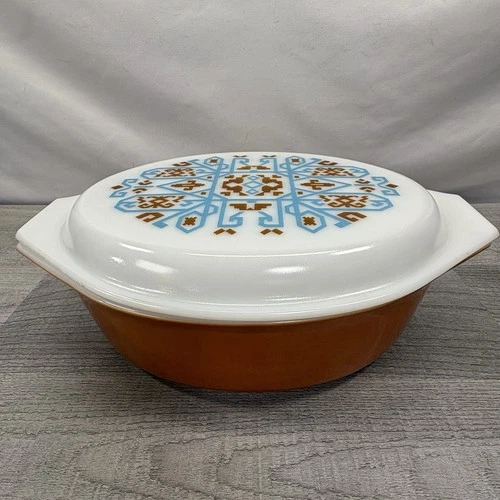 Vintage Pyrex Oval Casserole Dish Navajo/Aztec Pattern 045  2 1/2 Qts