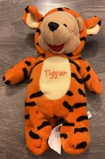 Winnie The Pooh Dressed As Tigger 8 Inch Bean Bag Plush Disney Store 1999 Vtg EC