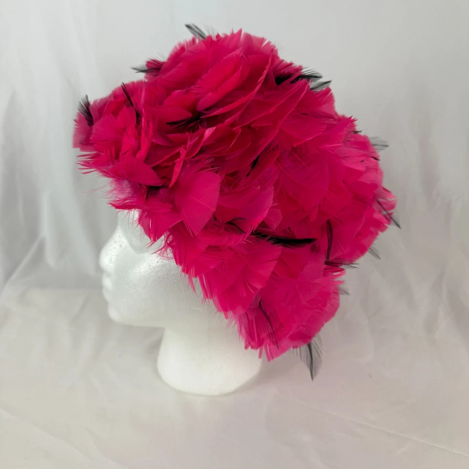 Sombrero cubo plumas rosa intenso vintage años 60 excelente estado Foto 4 de 4