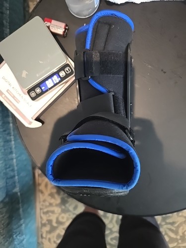 MiniTrax *Childs Soft Cast/ Walking Boot/ Medium - Picture 3 of 7