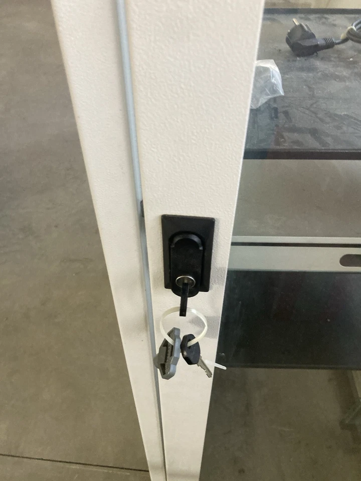 ARMADIO RACK 19" 20 UNITA' INDIPENDENTE IN PERFETTE CONDIZIONI - Immagine 2 di 4