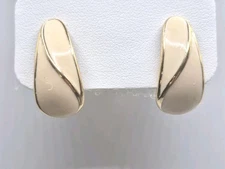 Vtg TRIFARI Cream Enamel and Goldtone metal Clip On Earrings Classic Lux Look