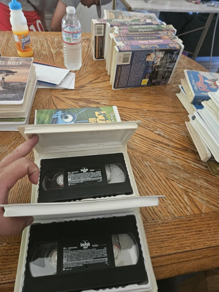 A Bugs Life 3 Movies VHS With 3 Different Covers - Image 4 of 4