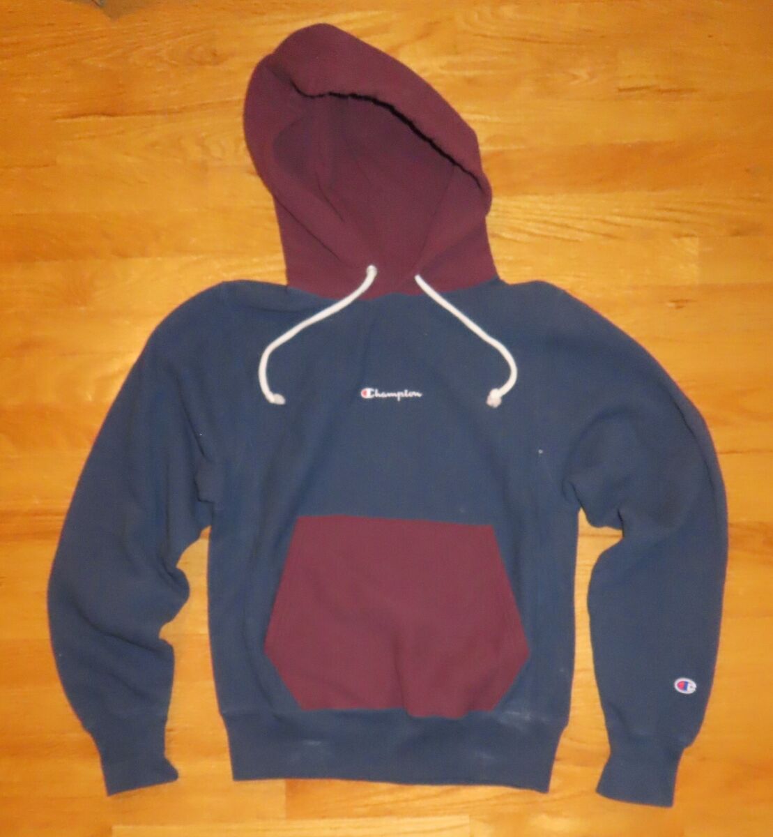 Vintage CHAMPION Reverse Weave ROCHESTER Label (XS) Warm-Up Vintage CHAMPION Reverse Weave ROCHESTER Label (XS) Warm-Up