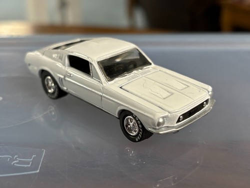 Johnny Lightning 1967 Ford Mustang GTA - Rubber Tires - Picture 4 of 9