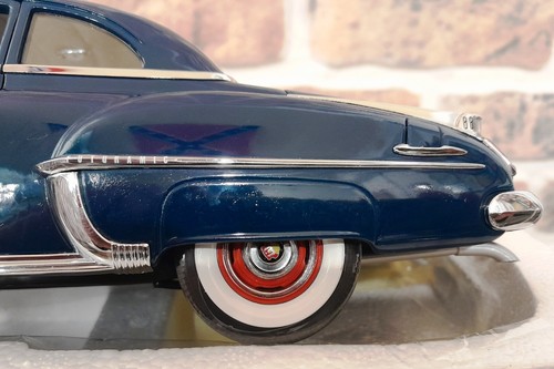 Oldsmobile 88 1950 – American Muscle Authentics - Scala 1:18 - Foto 8 di 23