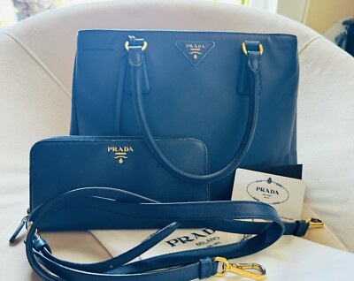Prada Damentasche mit Geldbörse & Zertifikat in Blau