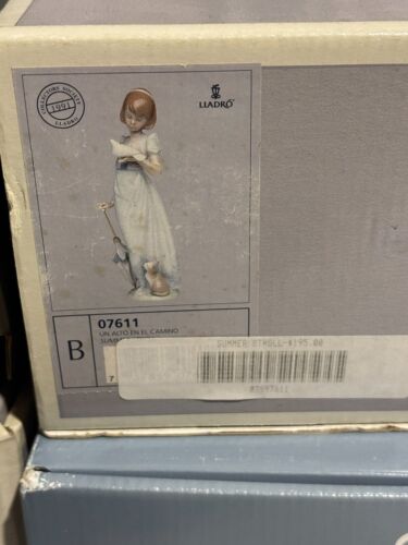 Lladro Porcelain Statue Lladro Summer Stroll 7611 RARE New M - Picture 3 of 4