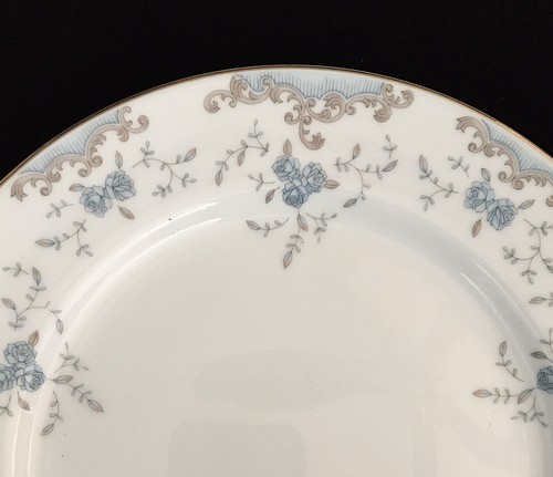One Imperial China "Seville" Dinner Plate Designed by W. Dalton 10-3/8" #5303 - Picture 3 of 6