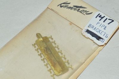 #ad HO scale steam locomotive PARTS brass Kemtron 1415 pipe brackets 14 single $3.00
