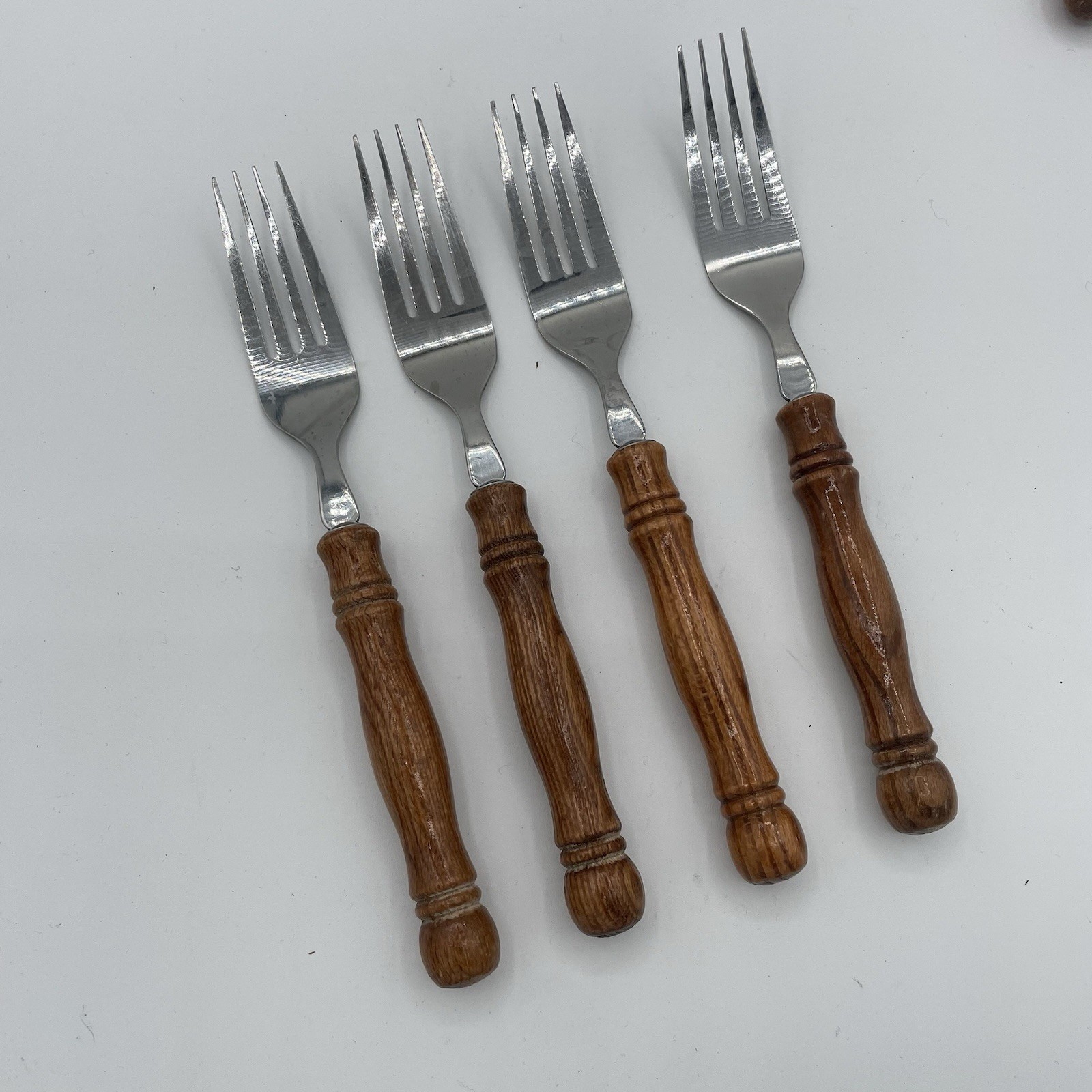 Old Homestead Flatware Lot of 20 Pieces Wood Handle 5-piece Service for 4 Taiwan