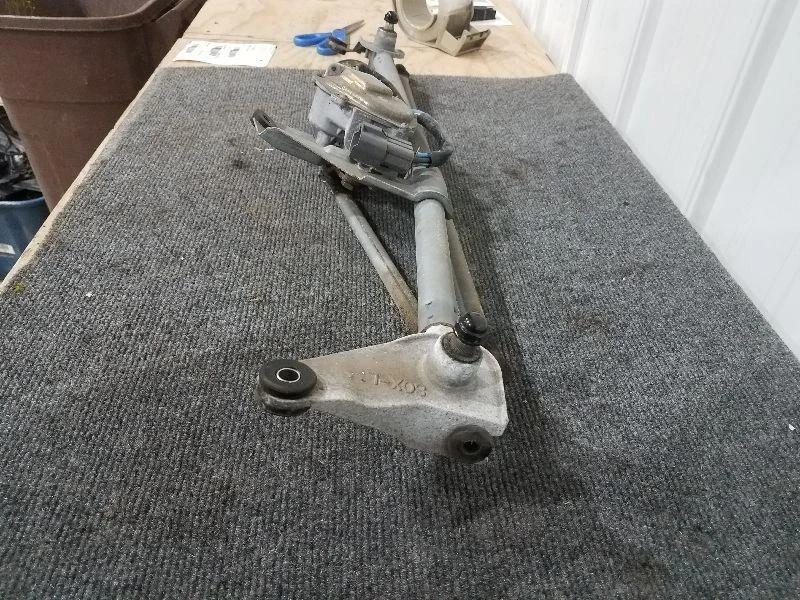 Motor y acoplamiento limpiaparabrisas Honda Odyssey 1999-01 Foto 3 de 4