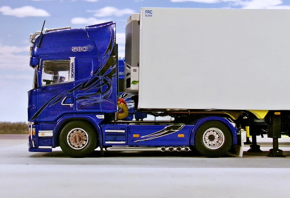 Scania 164 "Blue Shark" - Tekno cod. 72575 - Immagine 3 di 4