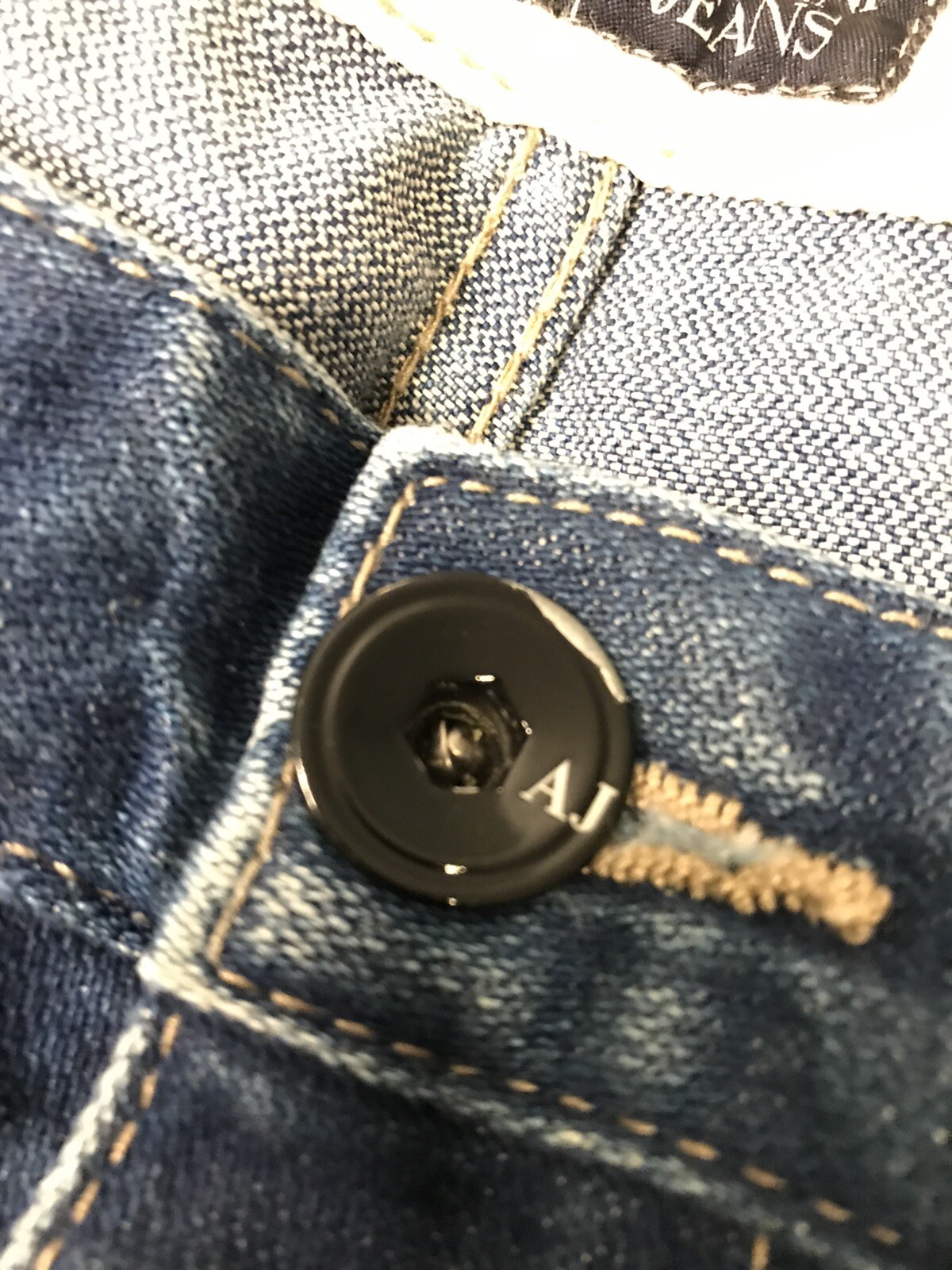 Armani Jeans J21 купить в Америке, лот 